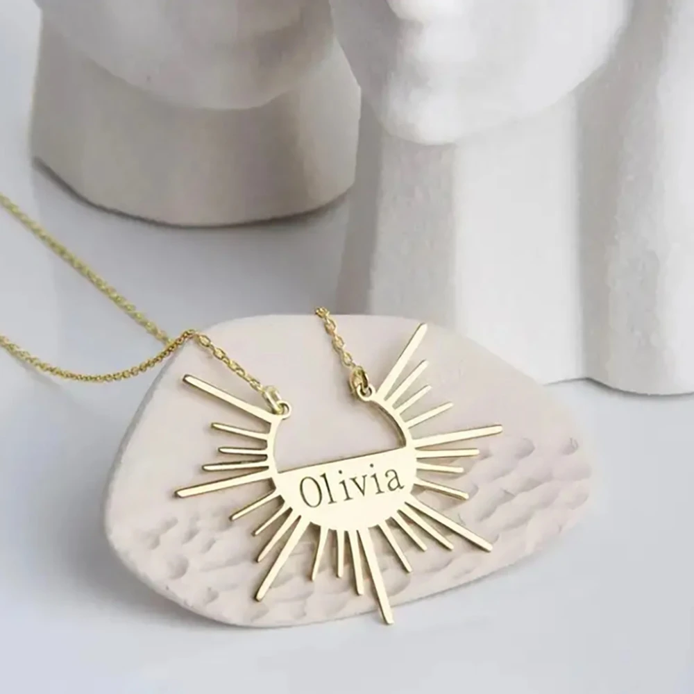 

Customized Star Pendant Necklace - Laser Engraved Name Fashionable Versatile Gift for Family And Friends