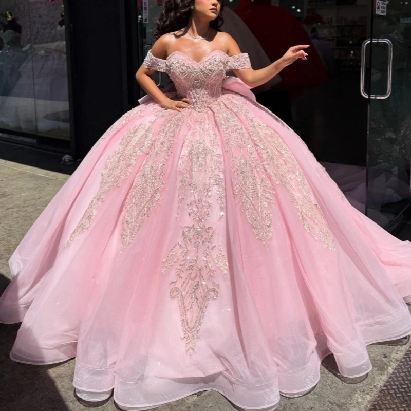 فساتين Quinceanera الوردية اللامعة ثوب الكرة قبالة الكتف الترتر زين الدانتيل الديكور كريستال تول مشد الحلو 16 فستان Vestid