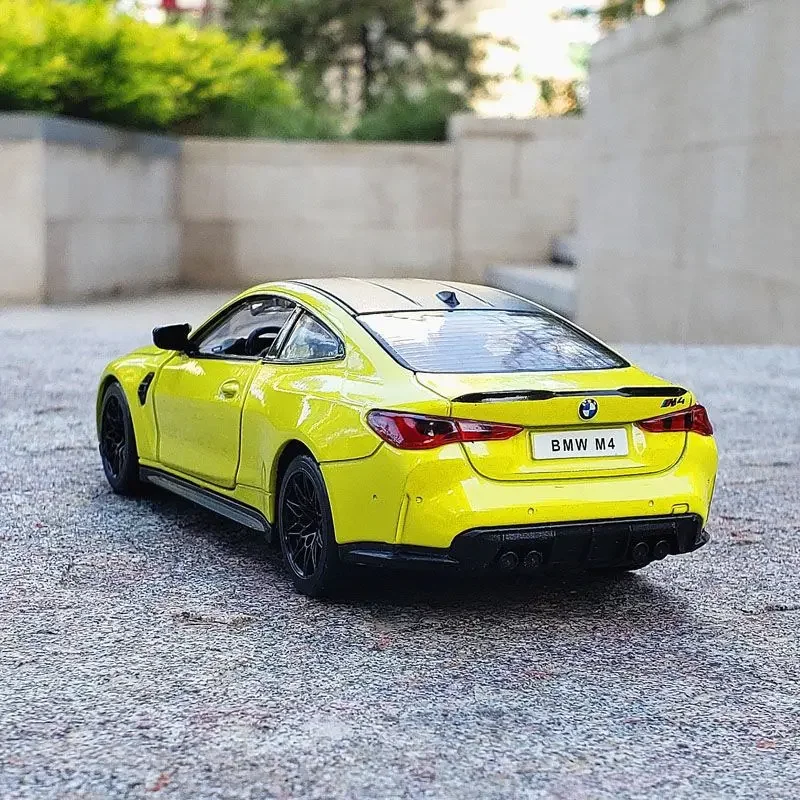 1:32 BMW M4 Alloy Racing Car Model Diecasts Metal Sports Car Model Collection Sound and Light High Simulation Childrens Toy Gift