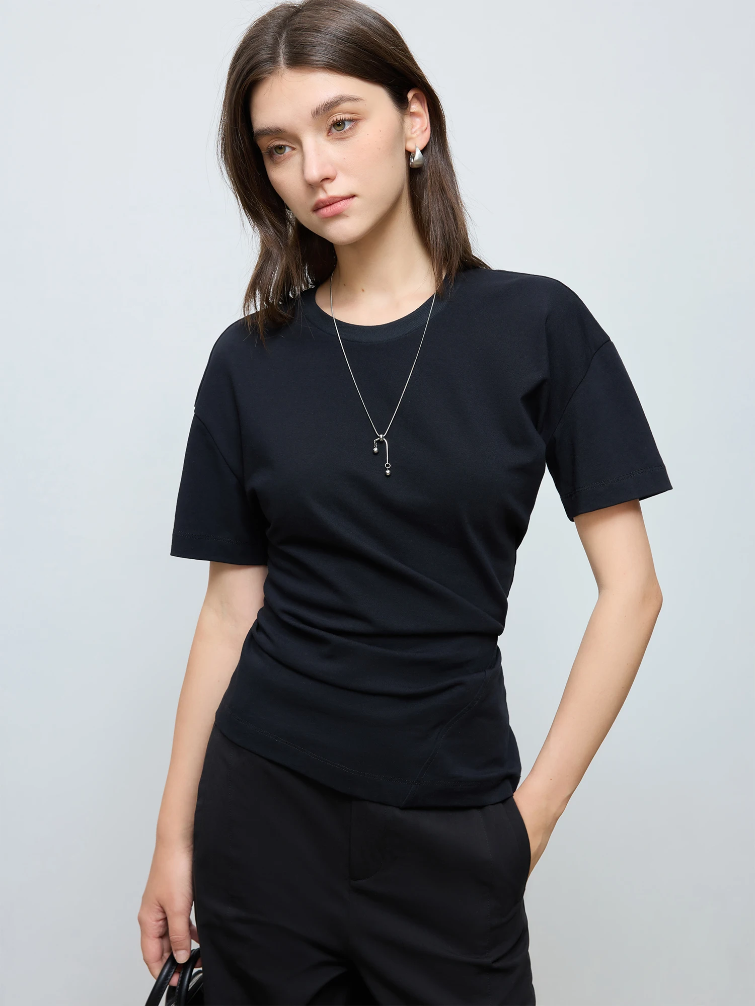 ZIQIAO Unique Design T-shirt For Women Short Sleeve Top 2025 Spring New Design Knitted Versatile Black Grey Shirt 25ZQ91060