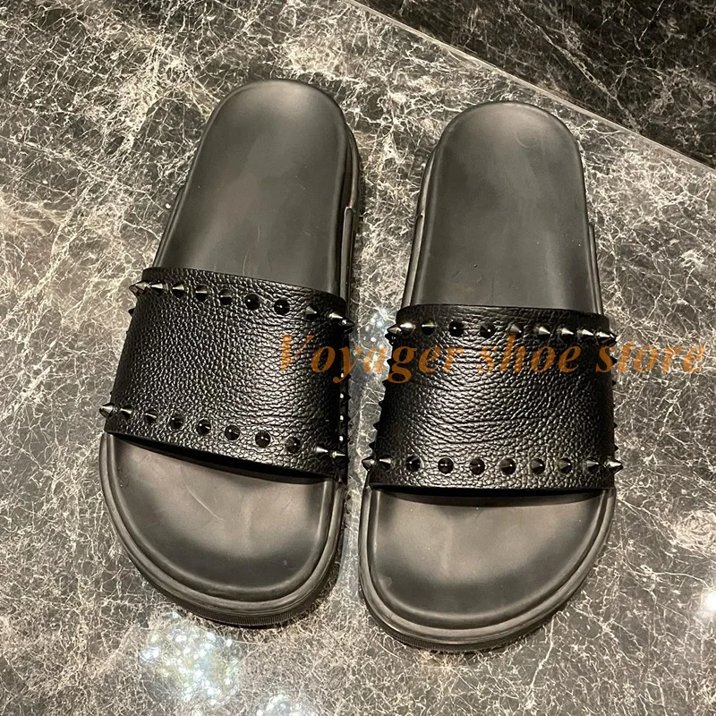 

Black Leather Silver Rivet Round Toe Half Slippers Men's Slip On Summer Outdoor Fashion Beach Slipper Flat Couple Casual Slipper