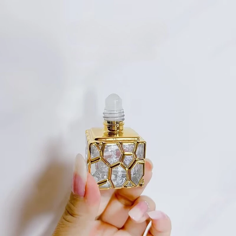 10ml ลูกกลิ้งแก้วสแควร์ขวดน้ําหอมม้วนขวด Travel Empty Parfum คอนเทนเนอร์ตัวอย่าง