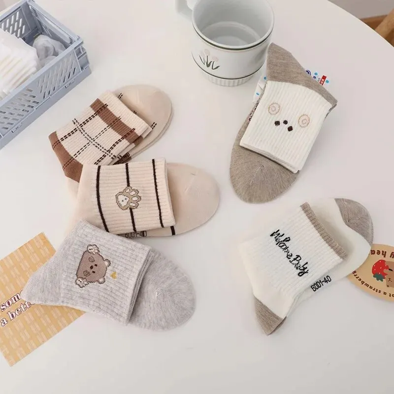 5 Pairs Women\'s Mid-Tube Socks Cartton Autumn Winter Breathable Comfortable Sport Sweat Absorbent Sock