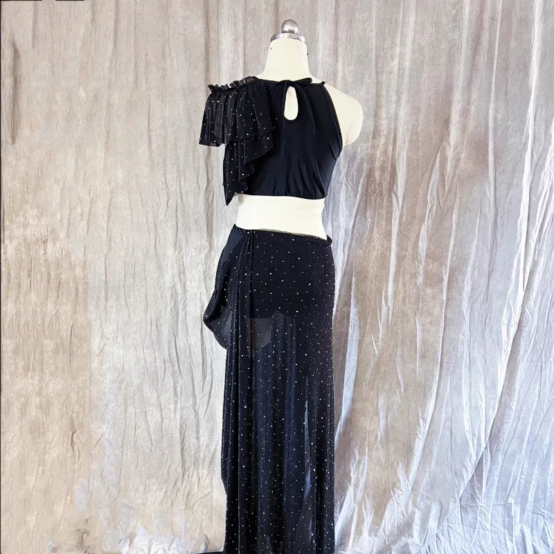 Trajes de danza del vientre personalizados, traje de práctica, Top de malla de diamante resistente, falda larga, conjunto negro, cadena de cintura dorada y plateada