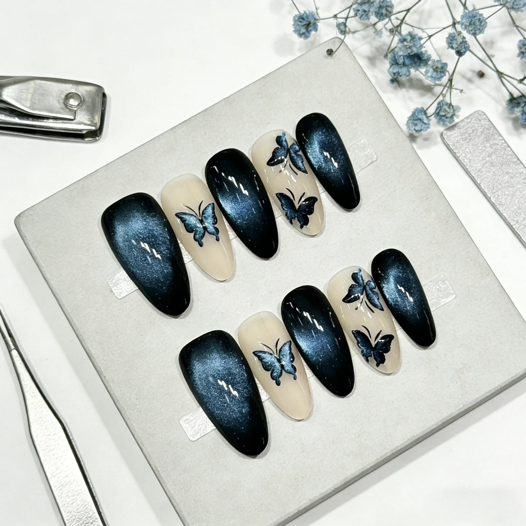 

10pcs Blue Gradient Handmade Nails Fluttering Butterfly Glass Beads and Cat-Eye Effect Press on Nail Short Almond Fake Nail