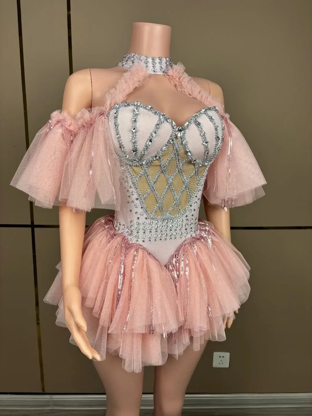 

Fashion Women Shiny Rhinestones Hollow Out Backless Ruffles Sexy Mini Dress 2024 Nightclub Party Celebrate Performance Costume