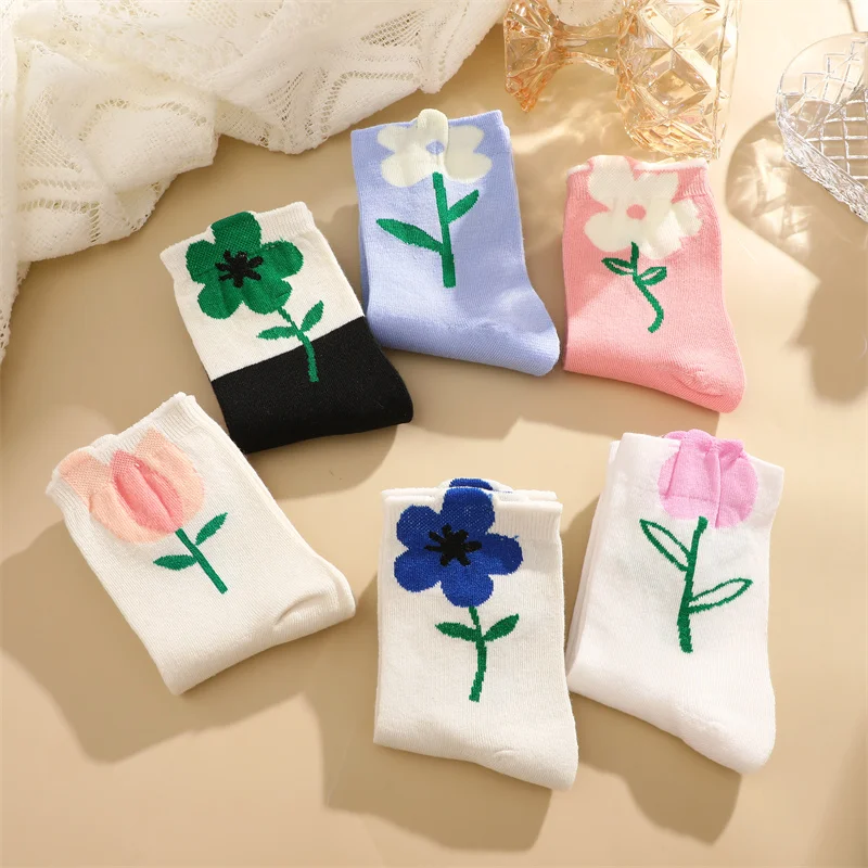 6 Pairs Women Flowers Socks Holiday Mid-calf Socks Winter Warm Soft Comfortable Sports Socks Cute Flowers Pattern Socks One Size