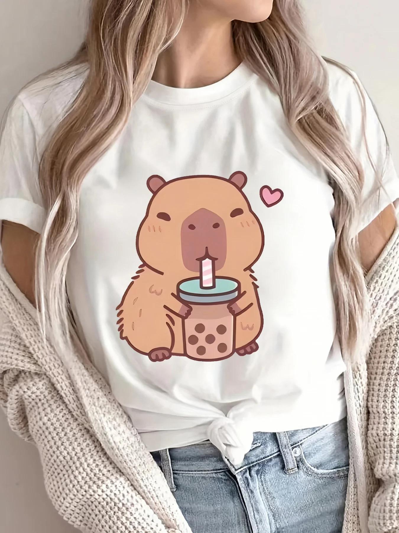 เสื้อยืดแขนสั้นลำลองผู้หญิงลายคาปิบาร่าน่ารักดื่มชาไข่มุก ลายกราฟิกฤดูร้อนสไตล์ฮาราจูกุสตรีทแวร์