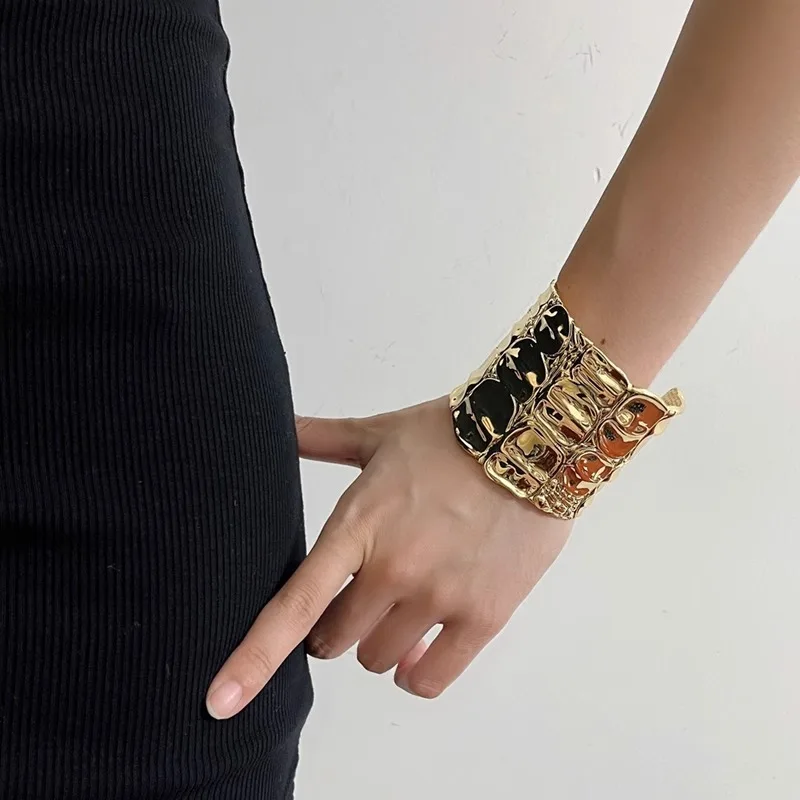 Metal imitation crocodile pattern wide open bracelet