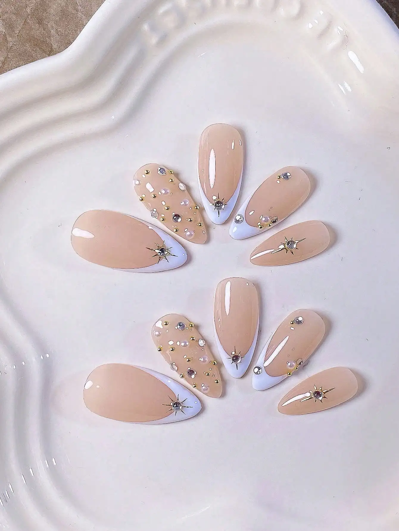 10 قطع من المسامير النقية المصنوعة يدويًا على شكل لوز مع أطراف فرنسية بيضاء، خرز فولاذي لؤلؤي، ص ذهبي على شكل نجمة ثلاثية الأبعاد #6