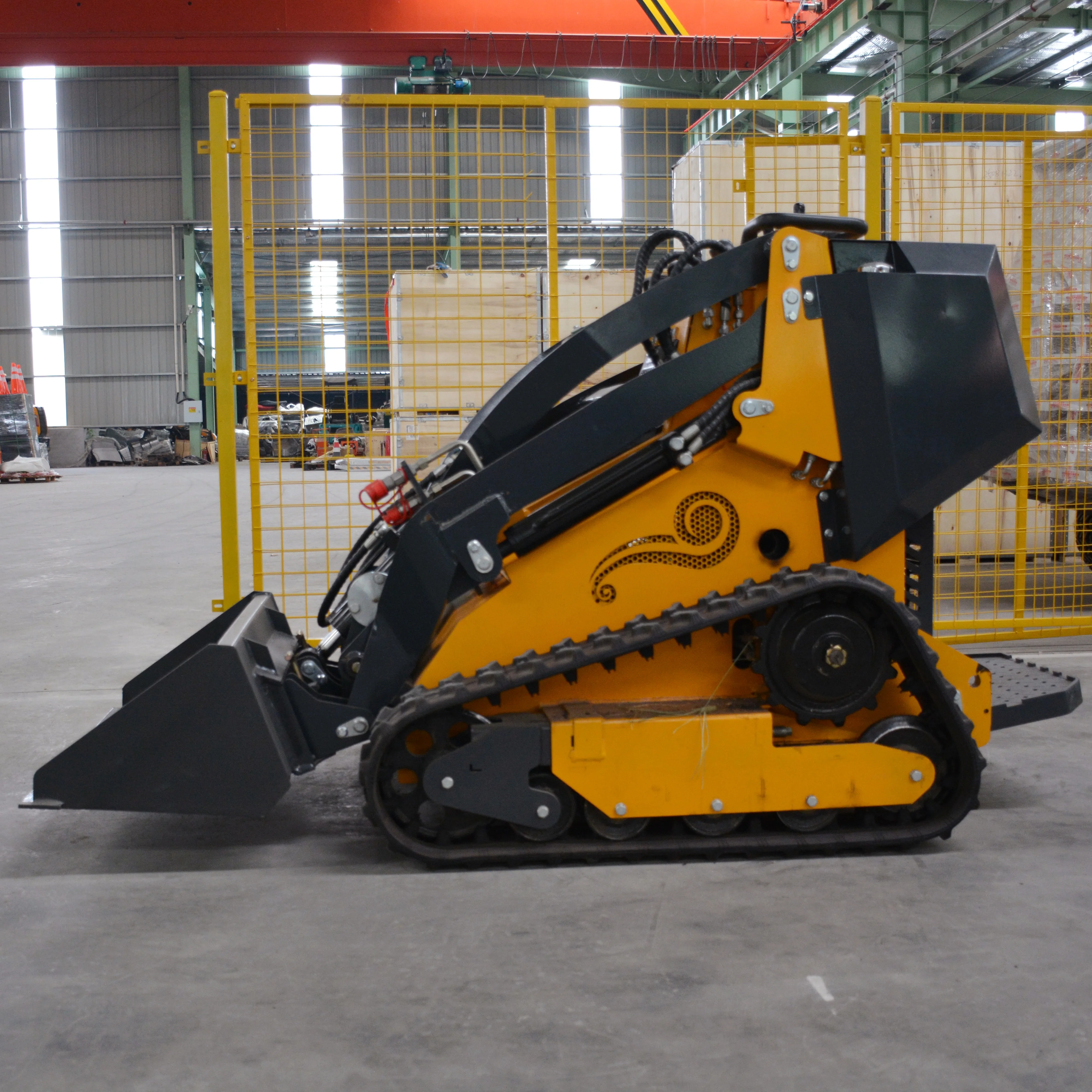 EPA CE Slip Loader Hydraulic 600 كجم 600 كجم جرافة صغيرة سهلة الارتداء ضمان لمدة سنة واحدة للبيع