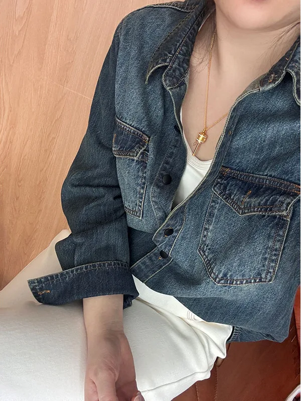 

Рубашка из денима в стиле ретро, весенняя коллекция, с эффектом потертости, усиленные плечи, слегка свободный крой, повседневный стиль, смесь хлопка и полиэстера, длинный рукав