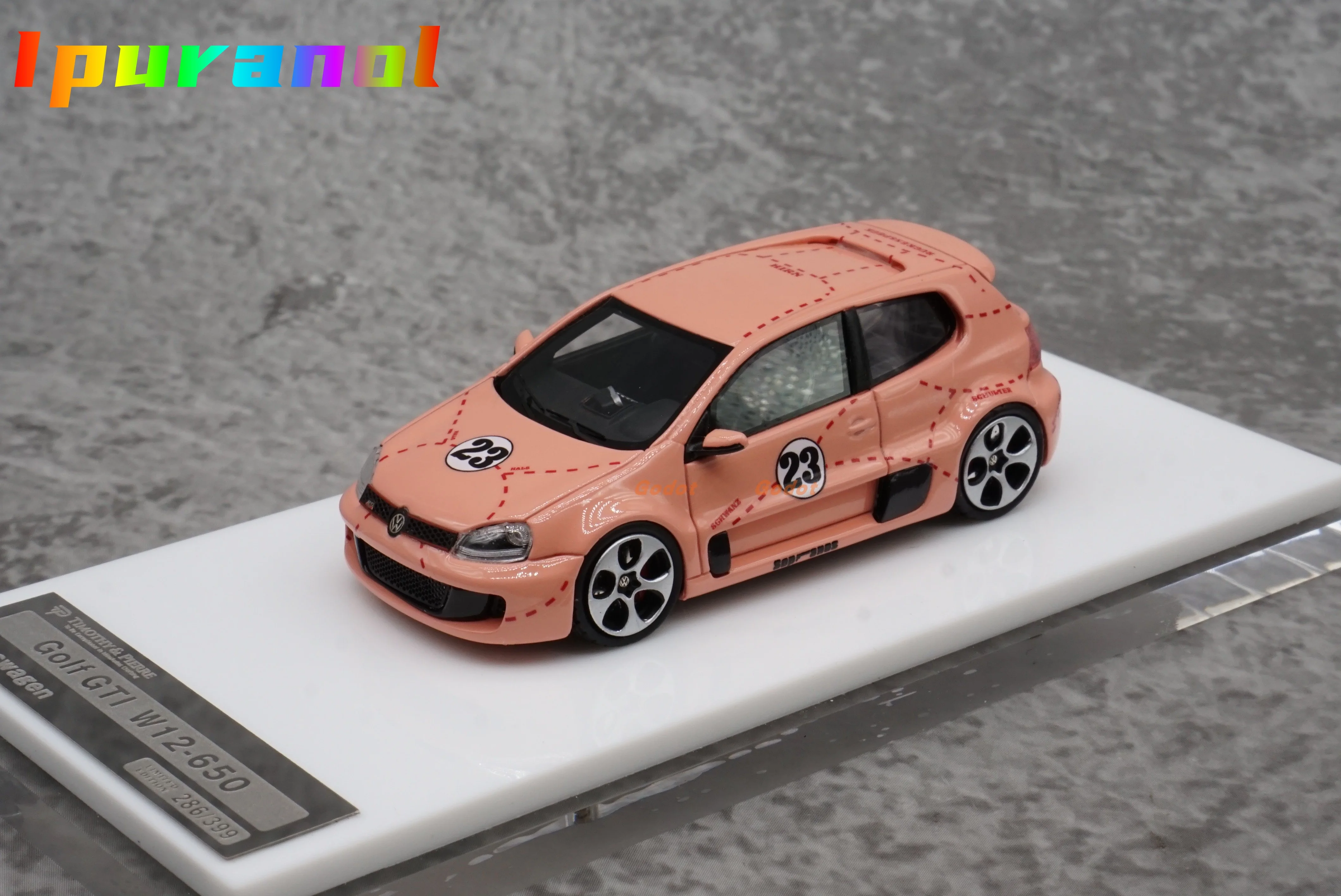 1:64 Volkswagen Golf GTI W12 650 Pink Pig Limited Edition Resin Model Car Gift