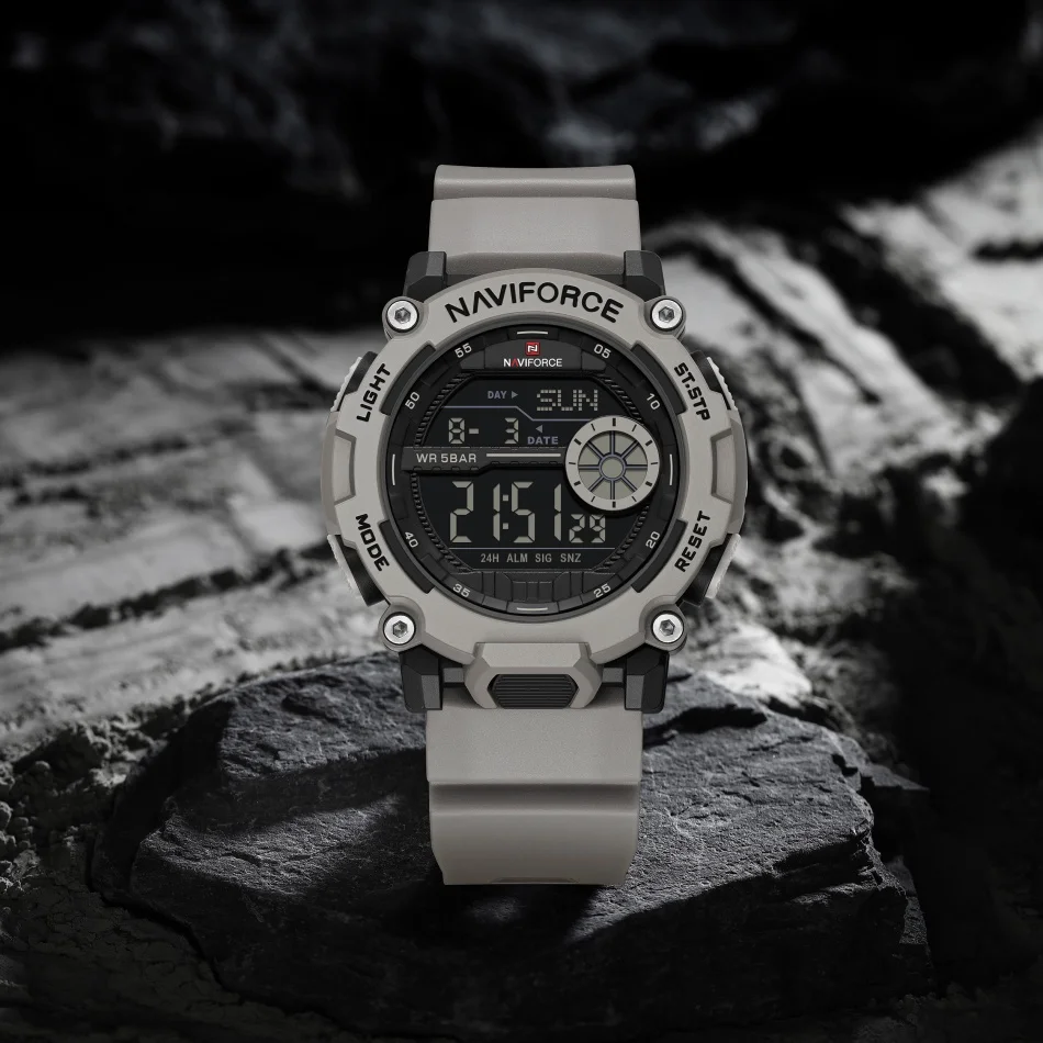 

New NAVIFORCE Men's 5ATM Waterproof Sport Casual Wristwatch LCD Display with TPU Strap Shockproof Night Light Round Case Gifts