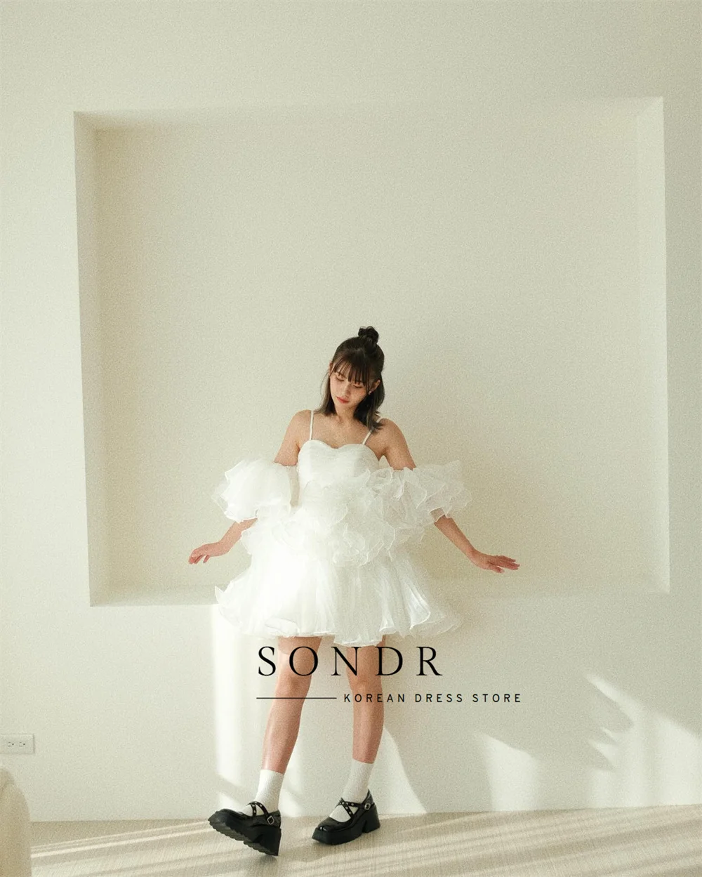 Sondr Customized Japanese Mini Wedding Party Dresses Ruffled Pleated Fluffy Bridal Gown Spaghetti Straps Short Wedding Prom Gown