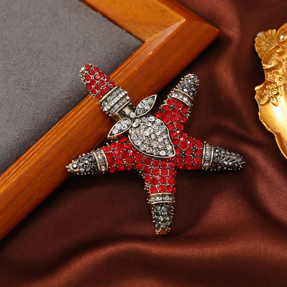 Crystal Christmas Rhinestone Brooches, Santa Reindeer Xmas Lapel Pins, Holiday Clothing Backpack Decor, Festive Jewelry Gifts