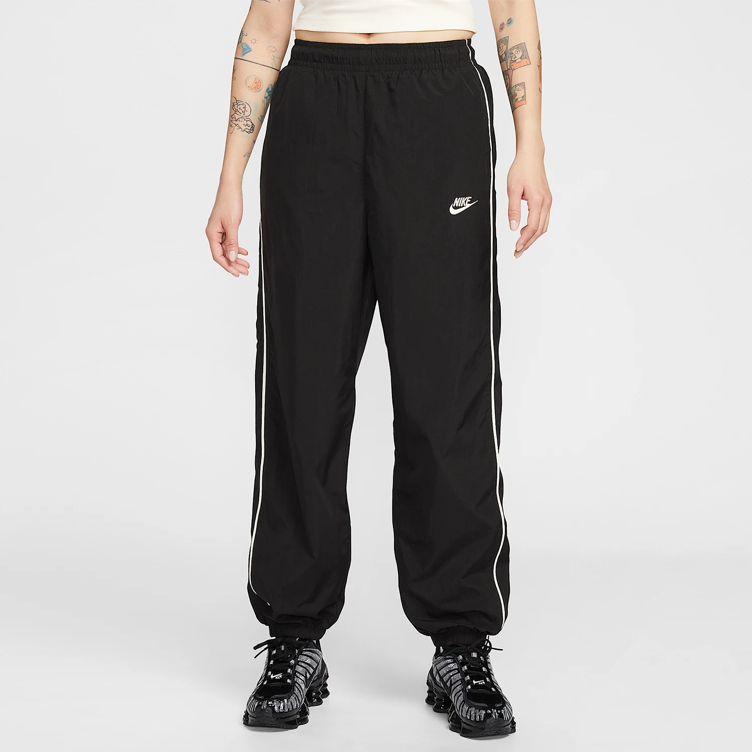 nike-authentic-spring-style-women's-woven-cuffed-high-waist-pants-im8032-011