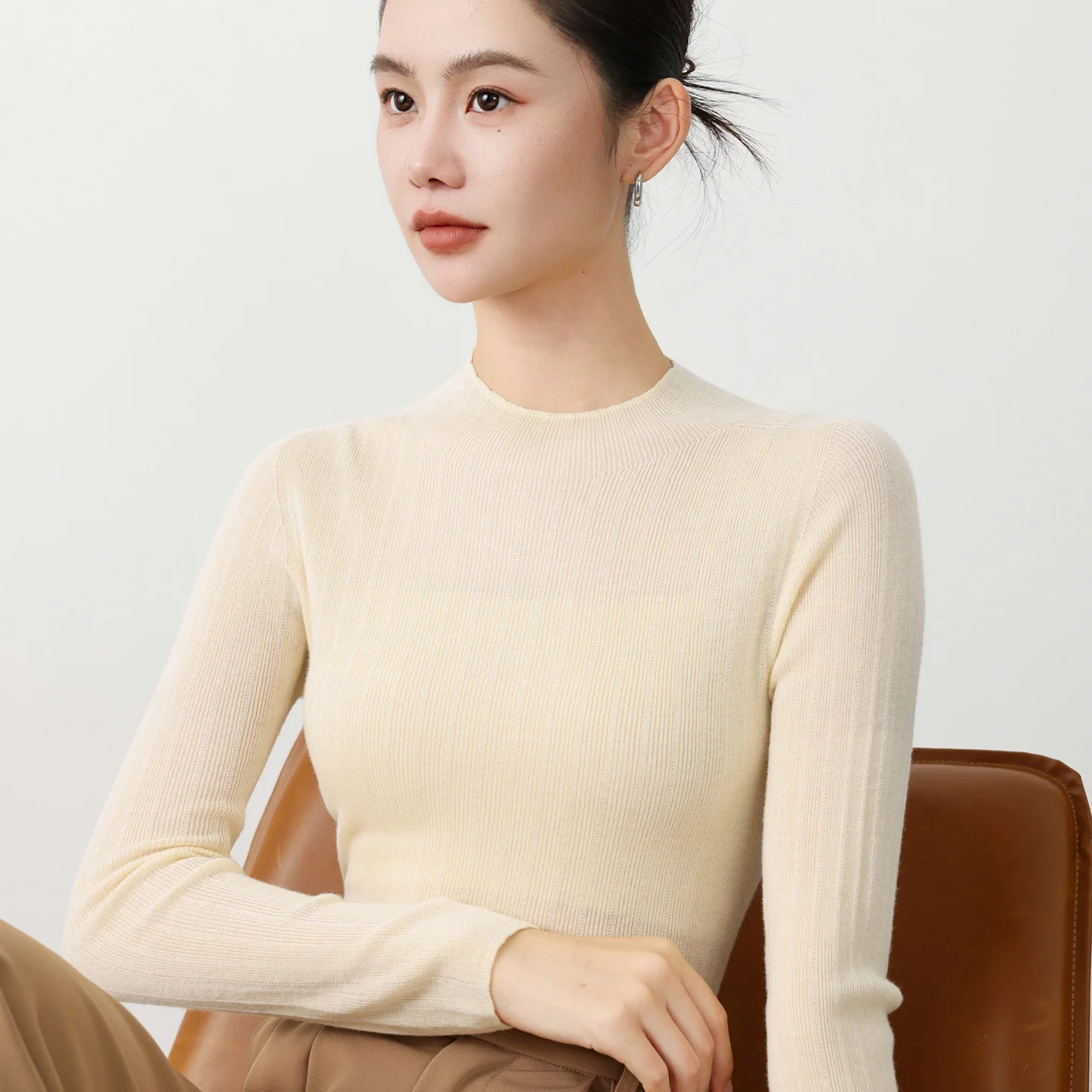 

Classic Seamless Silk Wool Blend Pullover Women Knitting Vertical Slimming Style Sweater Half-high Neck High quality Warm Tops