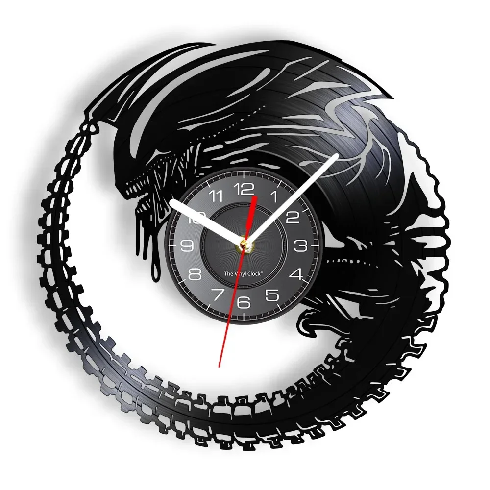 Intelligent Beings Alien Horror Xenomorph Baby Vinyl Record Wall Clock Extra-terrestrial Facehugger Modern Silent Wall Watch