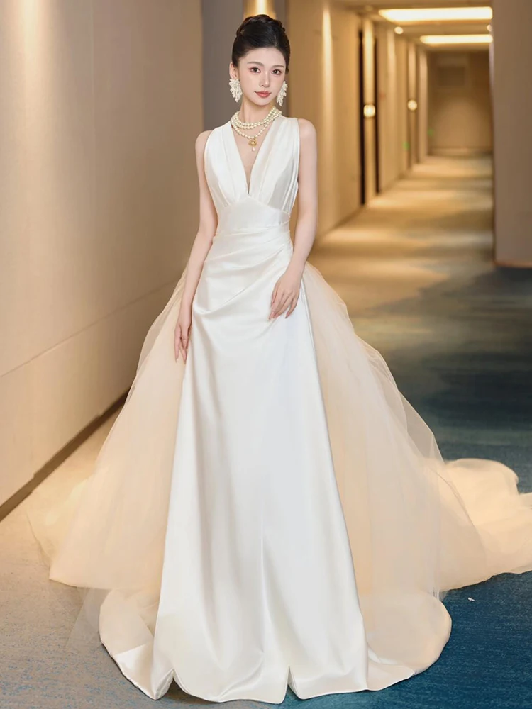 

Ele V-Ne Bridal Gown Ne Hanging Silken Train Wedding Dr for Hotel Indoor Ocns Lightweight Polyester Fabric