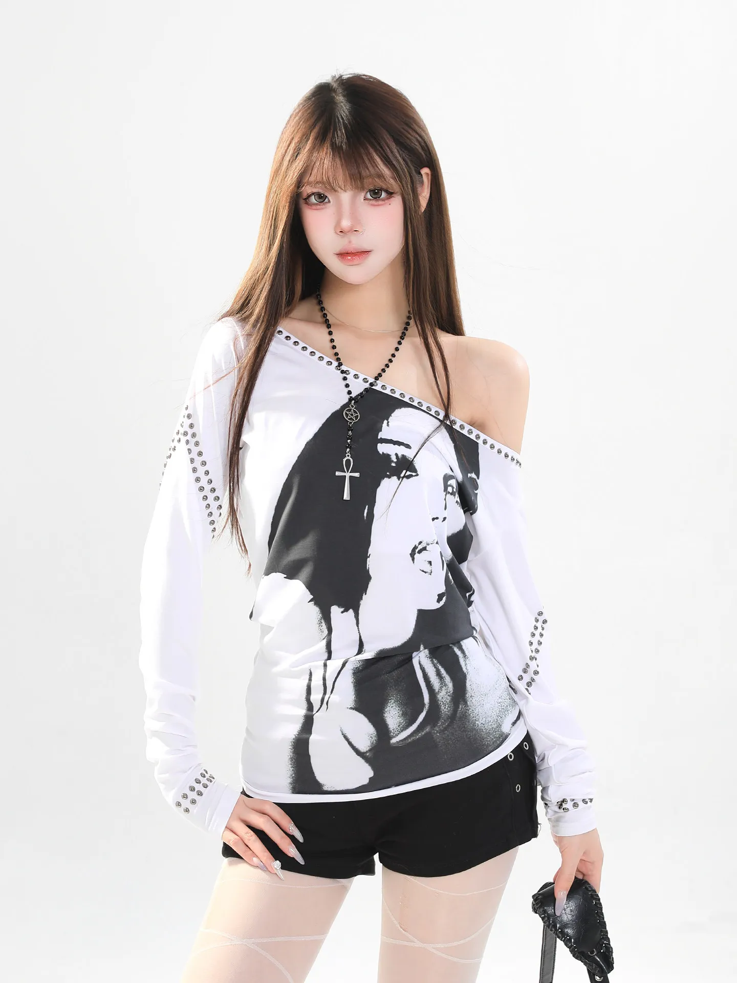 Sweet Cool Rivet Cartoon Print Shoulder Length Sleeve T-Shirt Women's Spring Design Slimming Sexy Girl Top Casual Style