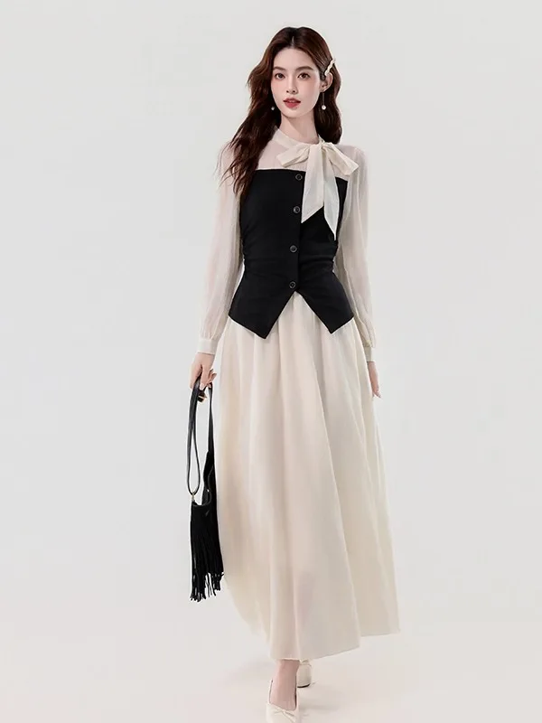 

Элегантный комплект из двух предметов: топ и юбка с высокой талией, удобная футболка с длинным рукавом и круглым вырезом для повседневной осенней носки