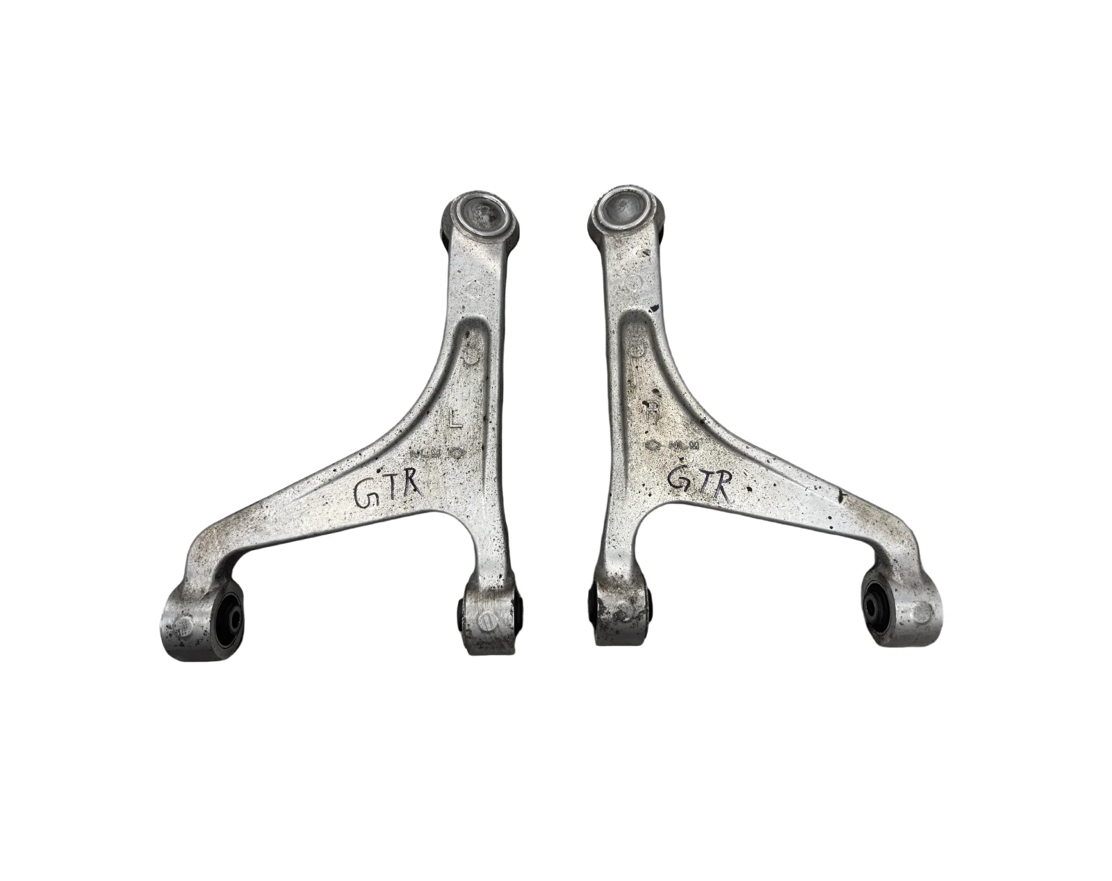 

The Classic High Quality GTR R35 Rear Suspension Upper Swing Arm A-type Support Arm Movable Ball Head Bushing For Nissan