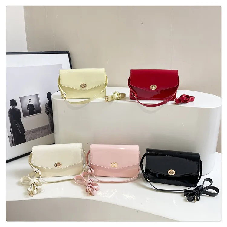 

Весенняя женская новая высококачественная сумка 2020. Модная нишевая маленькая квадратная сумка, минималистичная универсальная сумка через плечо.