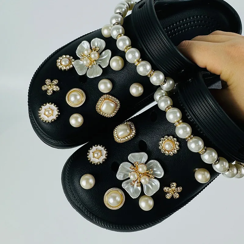 

22PCS Luxury Shoe Charms Set Accessories Hole Shoe Buckle Water Diamond Pearl Flower Pearl Chain DIY Shoes Decorations Gift