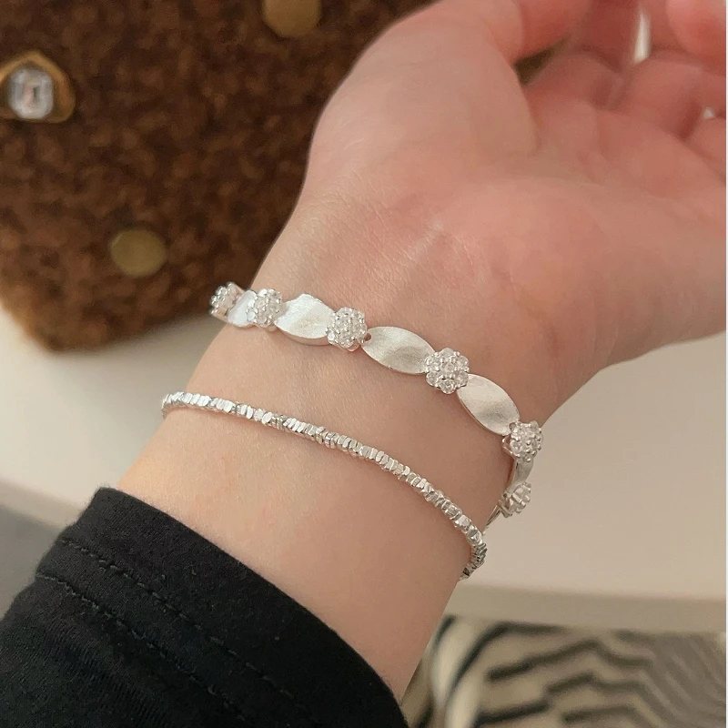S925 pure silver brushed flower bracelet for women, fashionable temperament, high-end feel, inlaid bracelet, and versatile acces