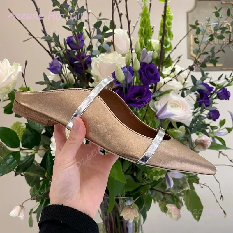 البغال المسطحة جلد أسود حزام الذهب المرأة عادية المنزل الكاكي وأشار النعال جوفاء الفضة الجانب موجة حذاء قماش جلد أبيض