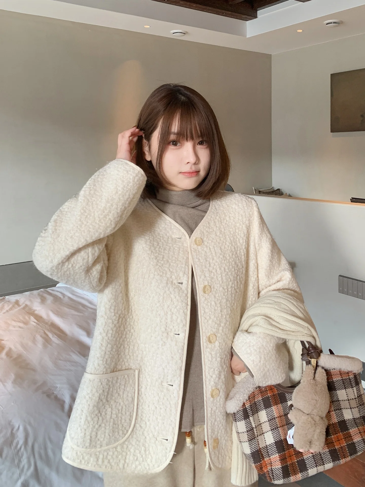 

Женская шерстяная кофта Maixi больших размеров с V-образным вырезом, зимняя, свободного кроя, универсальная, стройнящая, с высокой талией, на пуговицах, повседневная, с длинными рукавами