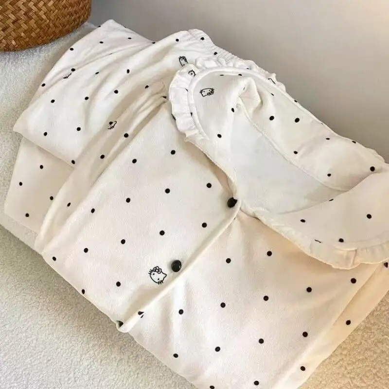 

Пижамы Kitty, женские зимние милые пижамы в горошек с маленькими лацканами, теплая домашняя одежда с рисунком «Hello Kitty», повседневная одежда, милая каваи