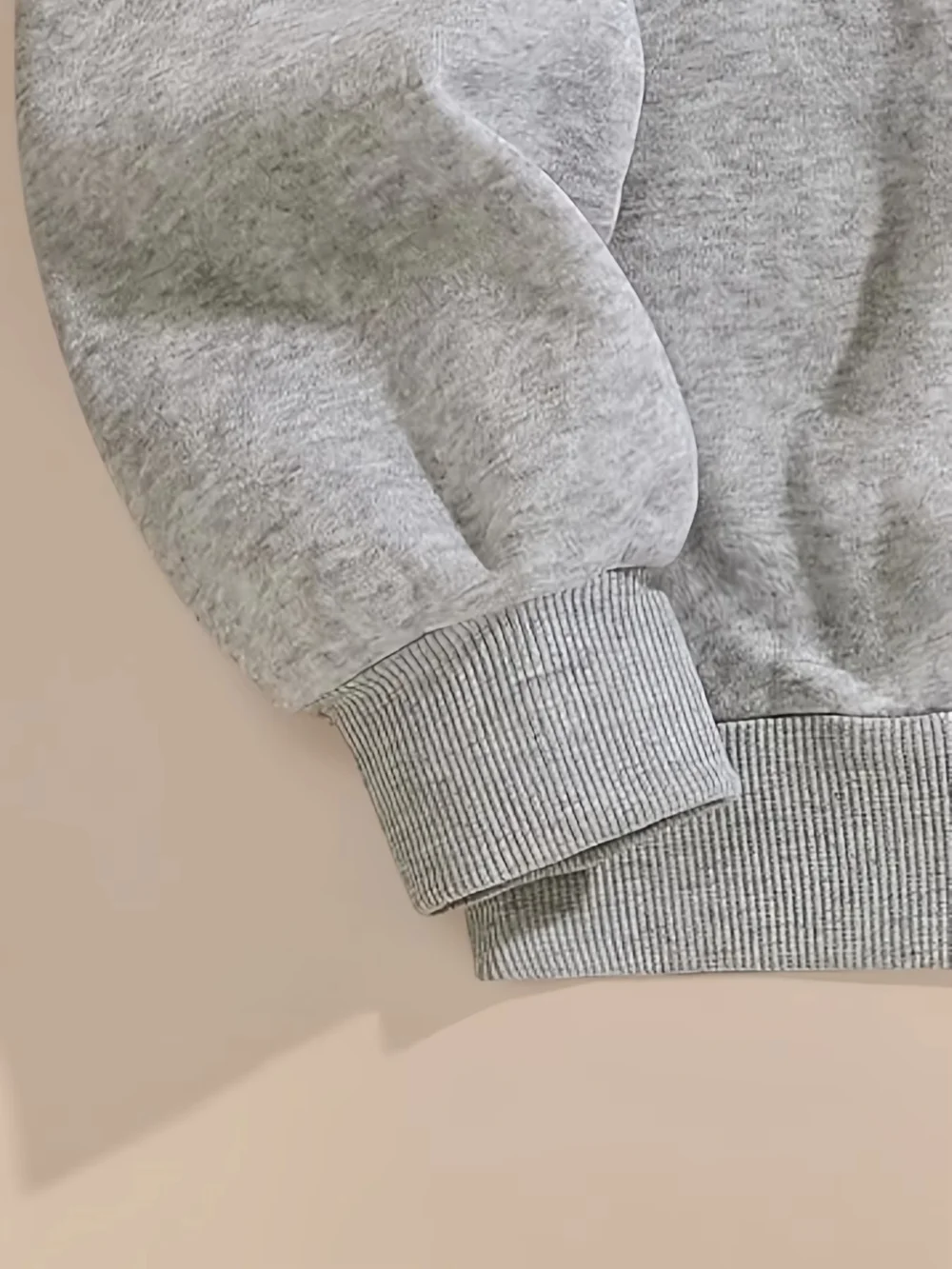 MINISO 2025 هوديي برقبة دائرية للرجال والنساء مطبوع عليه رسوم كرتونية أمريكية على شكل يقطين سنوبي #4