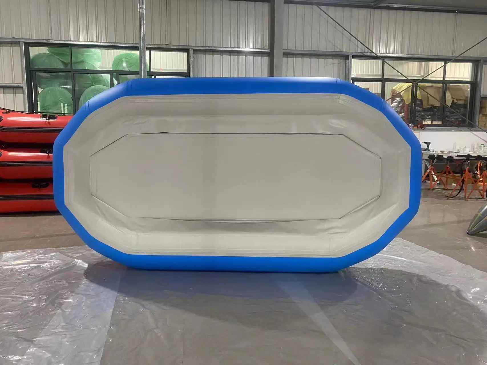 بولي كلوريد الفينيل بولي TPU مقاومة للاهتراء قوارب تجمع المياه البيضاء القابلة للنفخ نمط مخصص متكامل انفصال قطرة غرزة شعاع الطابق