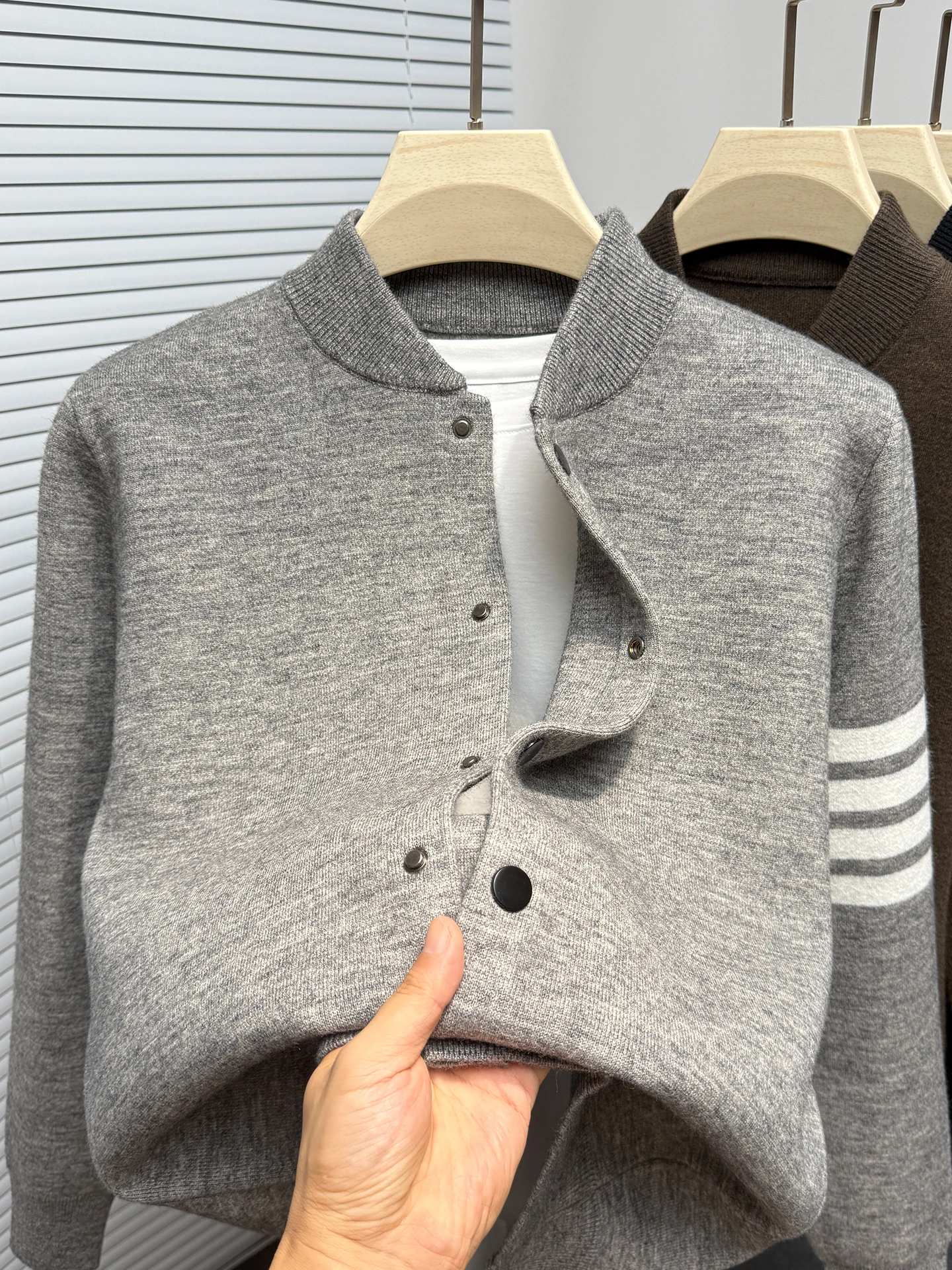 Men's Knitted Cardigan Sweater Baseball Sle Casual Stand Collar Four Stripe Faionable Leisure  Color Jaet