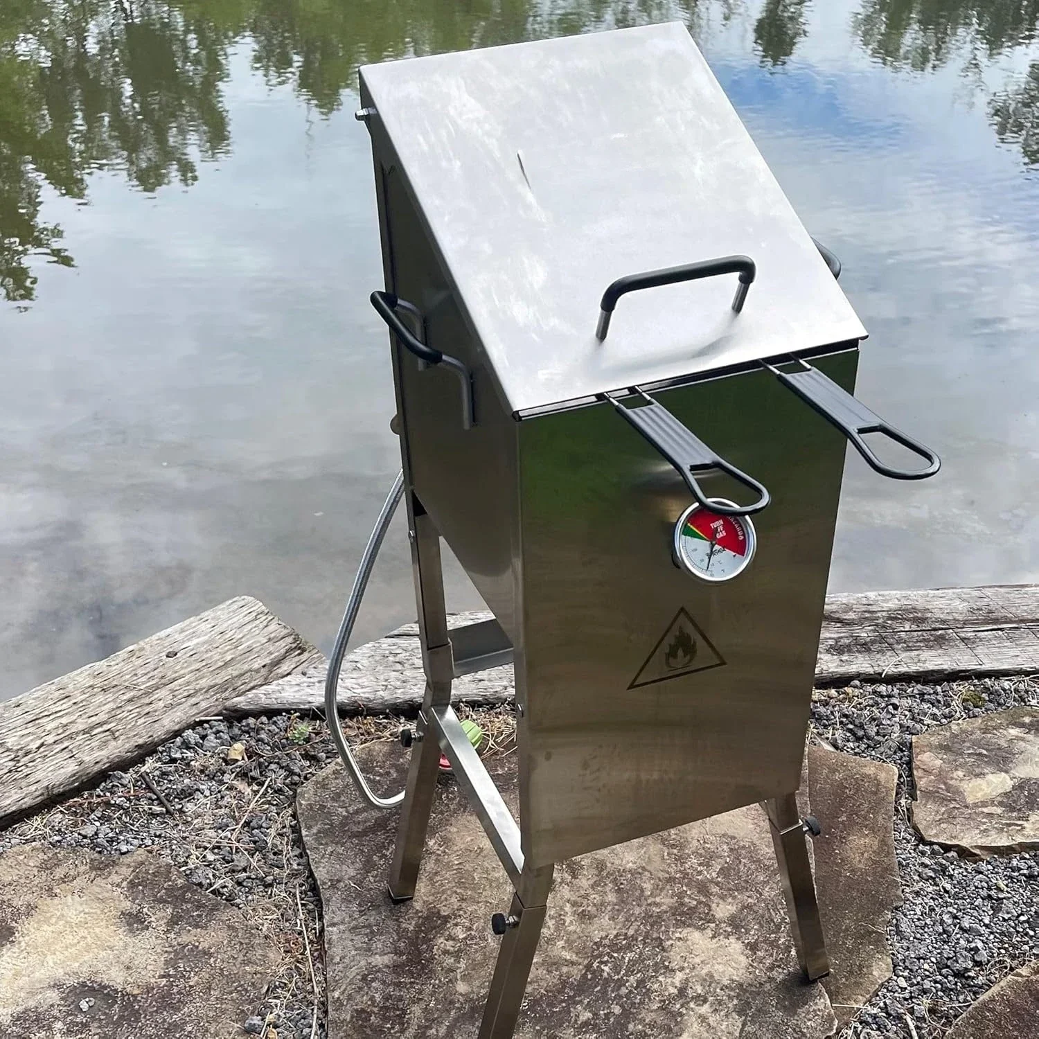 4-gal Stainless Bayou Fryer Includes 2 Stainless Mesh Baskets Fry Thermometer Drain Valve High Pressure