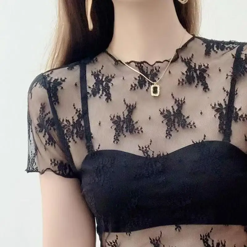 Kurzärmeliges T-Shirt mit Holzohren-Spitzenkante und hohlem Spitzenmuster, Damen-Trägerrock mit Anti-Licht-Effekt, kurzes Oberteil aus Eisseiden-Mesh – Detail 9