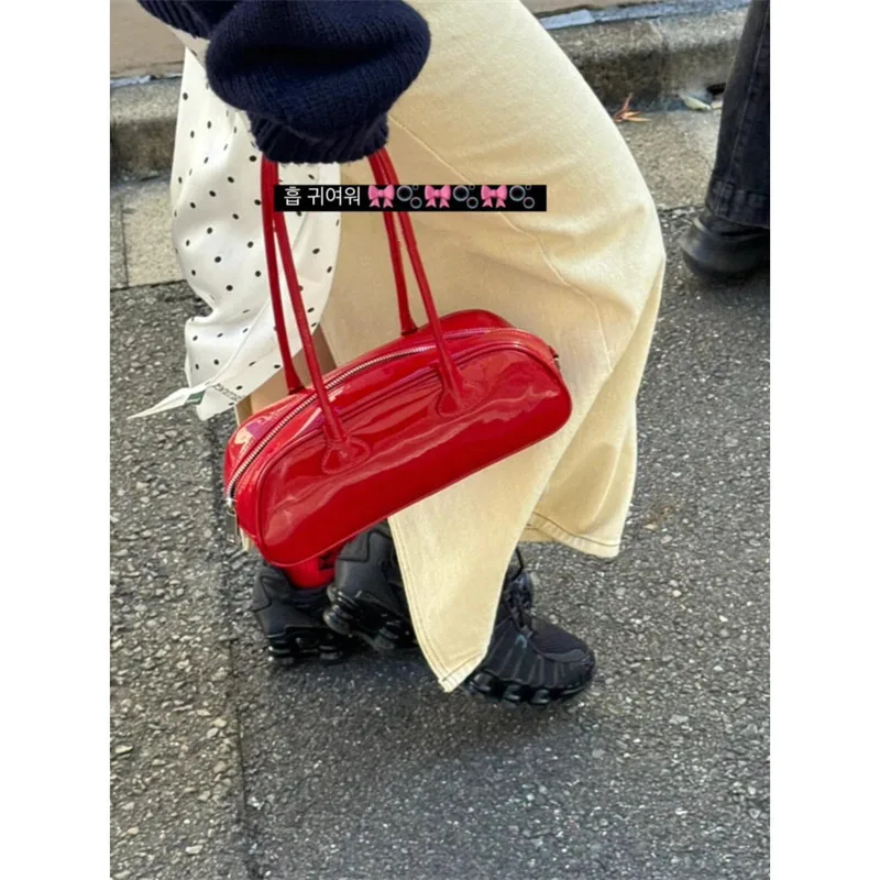 South korea  Bag Women 2024 New Red Shoulder Bag Senior Baguette Bag Fashion Patent Leather Portable Underarm Bag