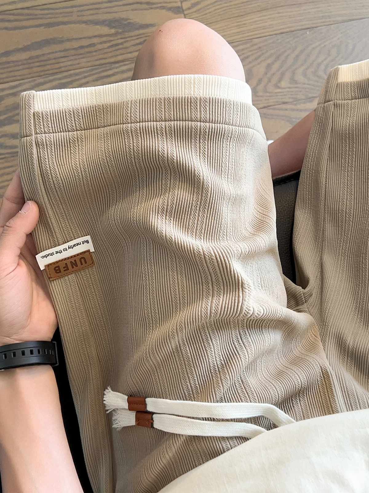 

Мужские повседневные брюки из ледяного шелка, летние, 2025, новая трендовая модель, спортивные, свободные, укороченные, прямого кроя, повседневные брюки-чинос