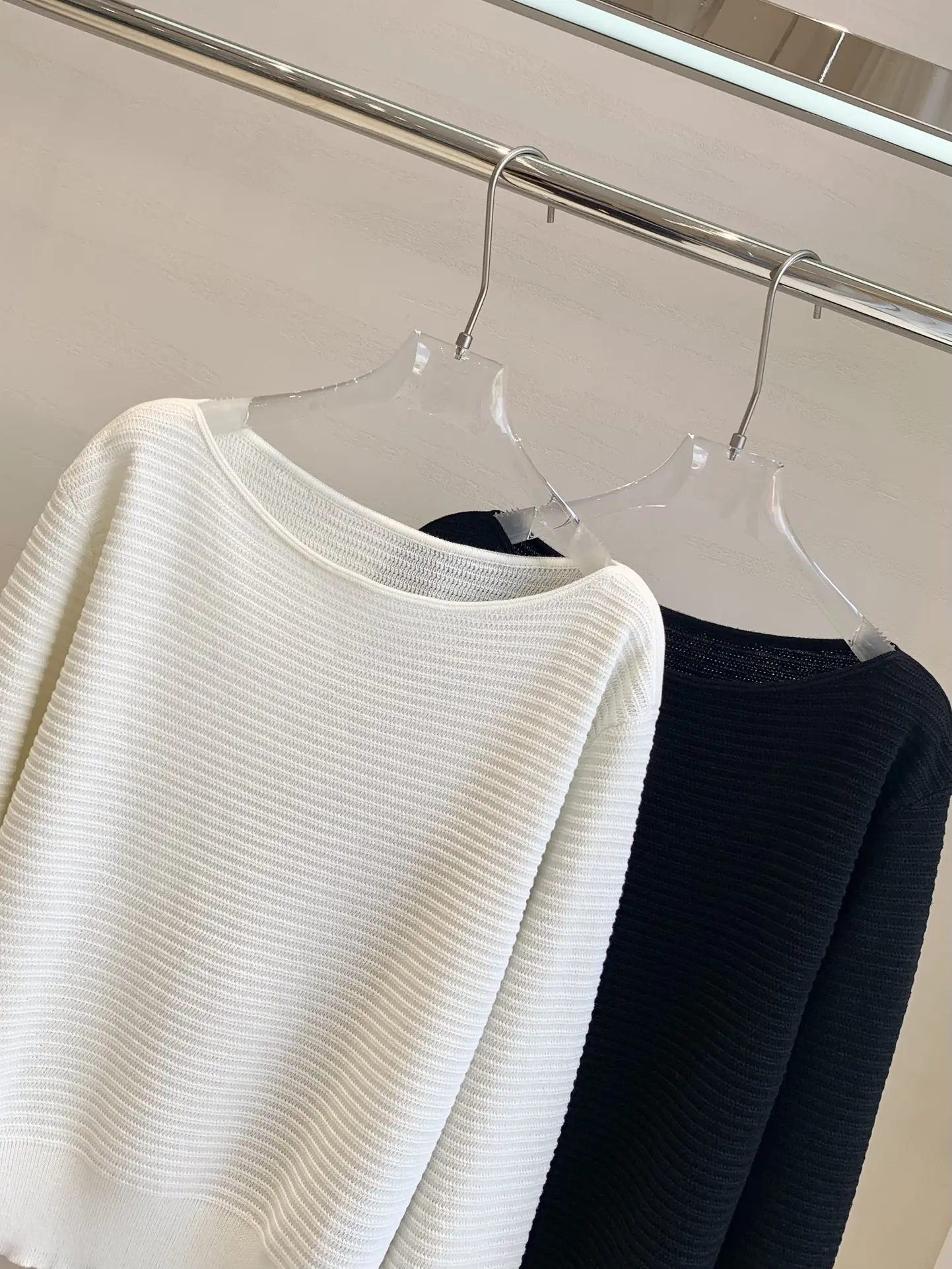 

Осень 2025 г., новый однотонный вязаный свитер в горизонтальную полоску с рукавами «летучая мышь» для женщин