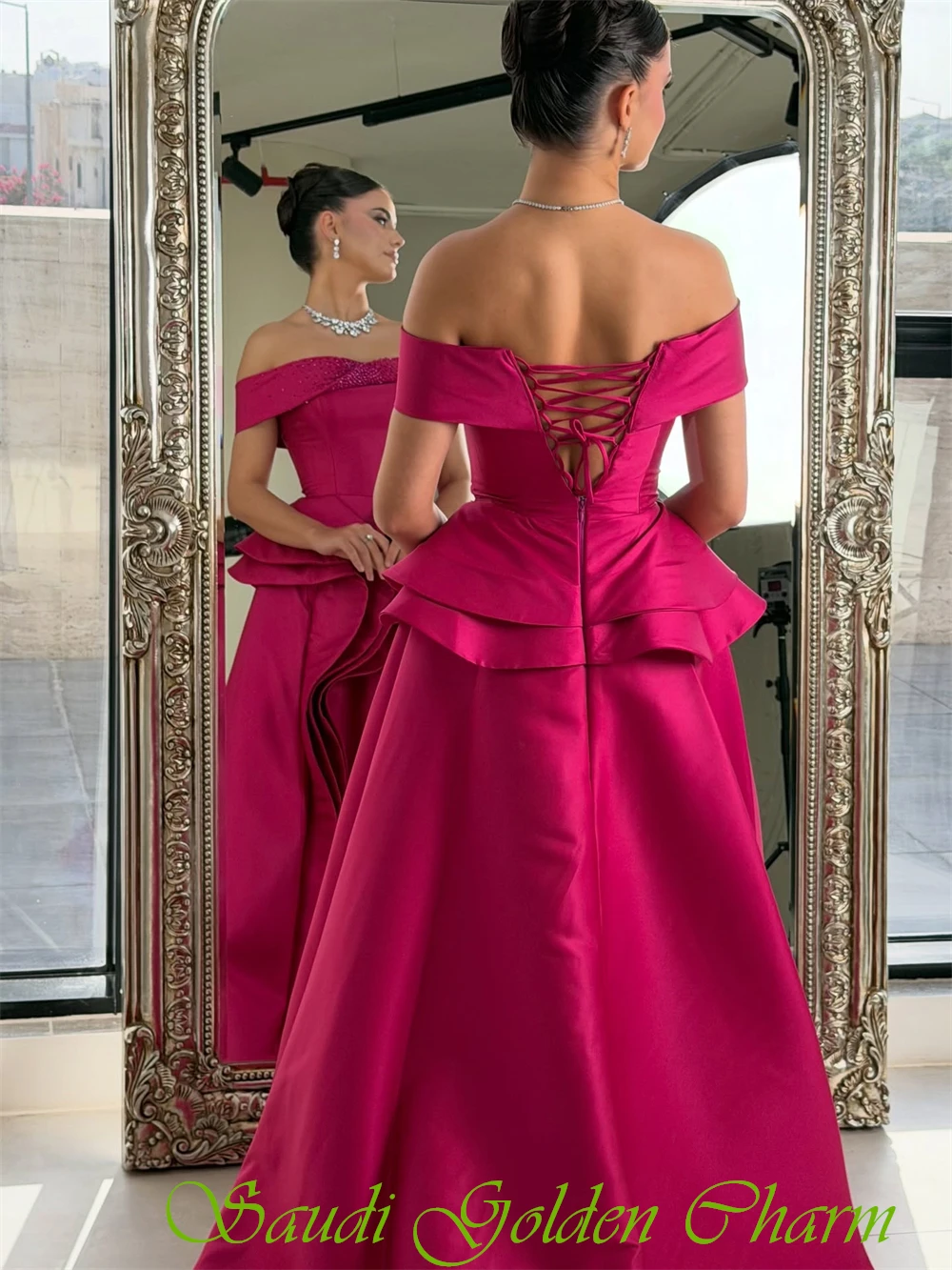 فستان سهرة بسيط من الساتان الوردي مخصص برقبة قارب رسمية قبالة الكتف فستان حفلة موسيقية كلاسيكي على شكل حرف a بأربطة من الخلف للحفلات