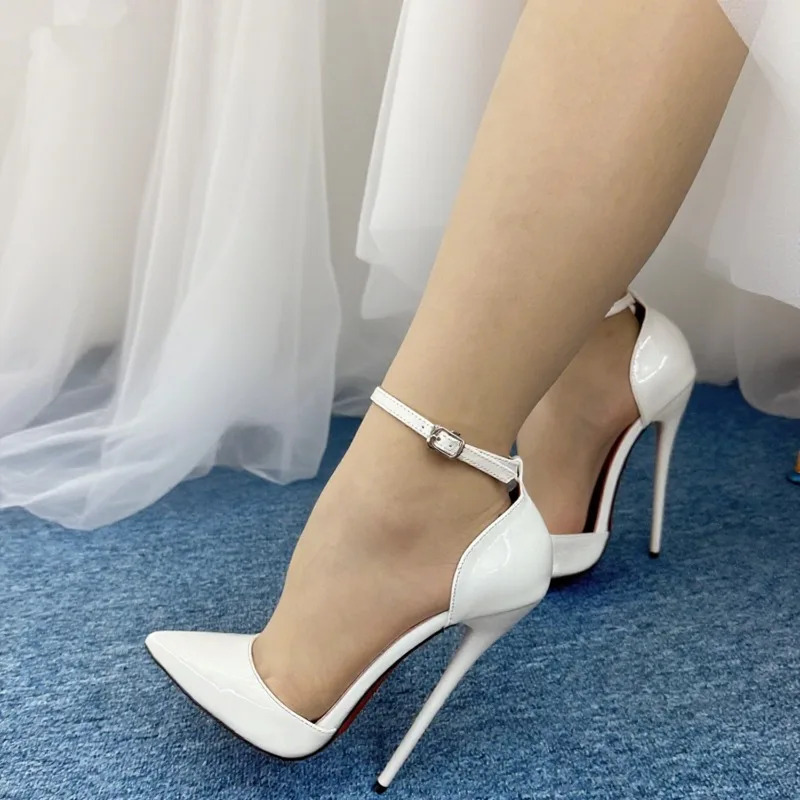 

One button hollow pointed toe shoes, thin heel super high heels, shallow mouth 12cm patent leather professional plus size shoes