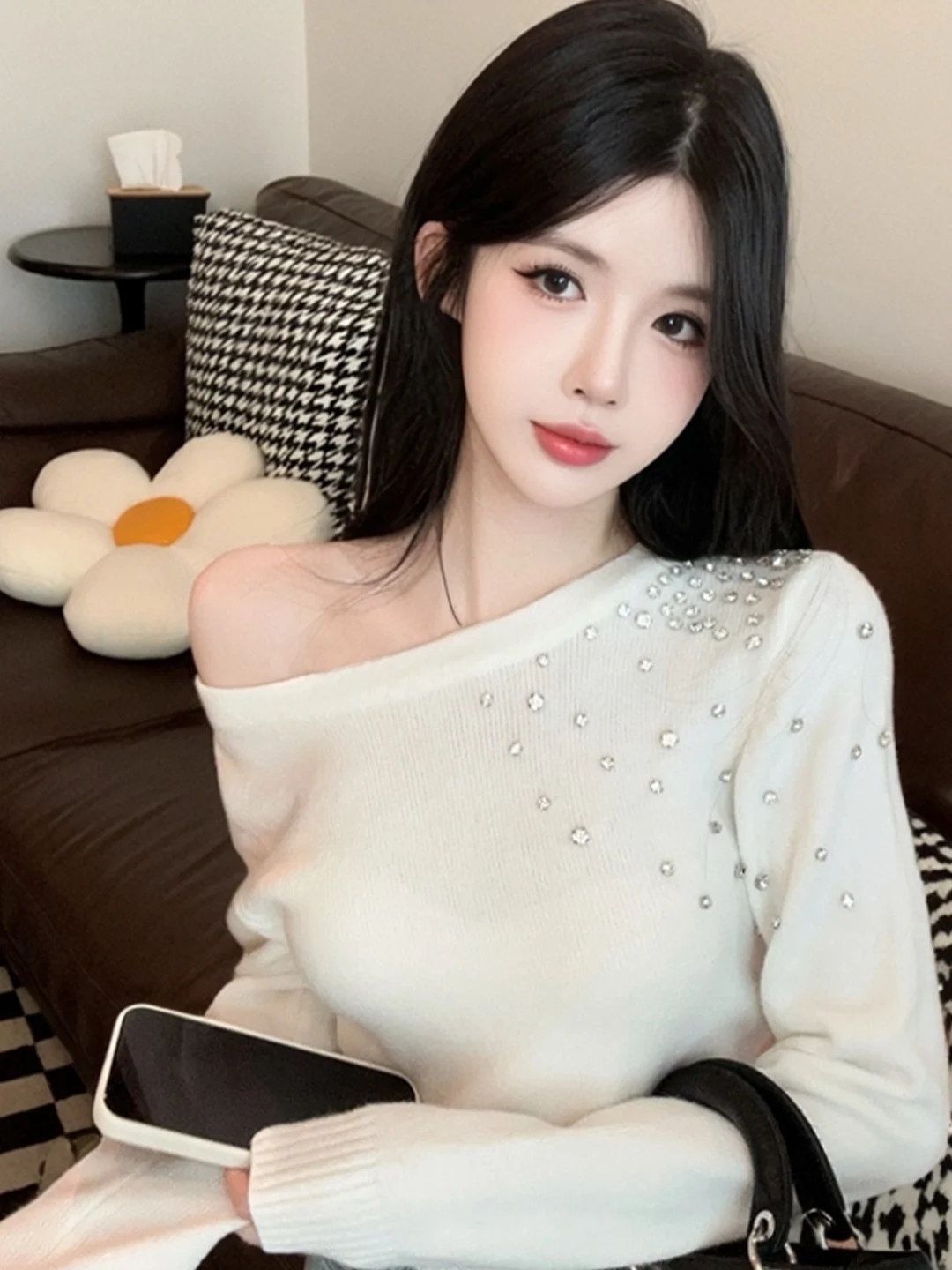 

Fashionable One-Shoulder Long-Sleeve Knitted Sweater Women's Loose Base Layer Top Korean Style Winter Season Polyester Fiber