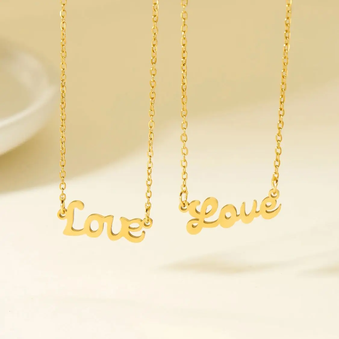 Stainless Steel Shiny Zircon Red Strawberry Necklace for Women Cute Romantic Love Heart Necklace Luxury Friendship Jewelry Gift