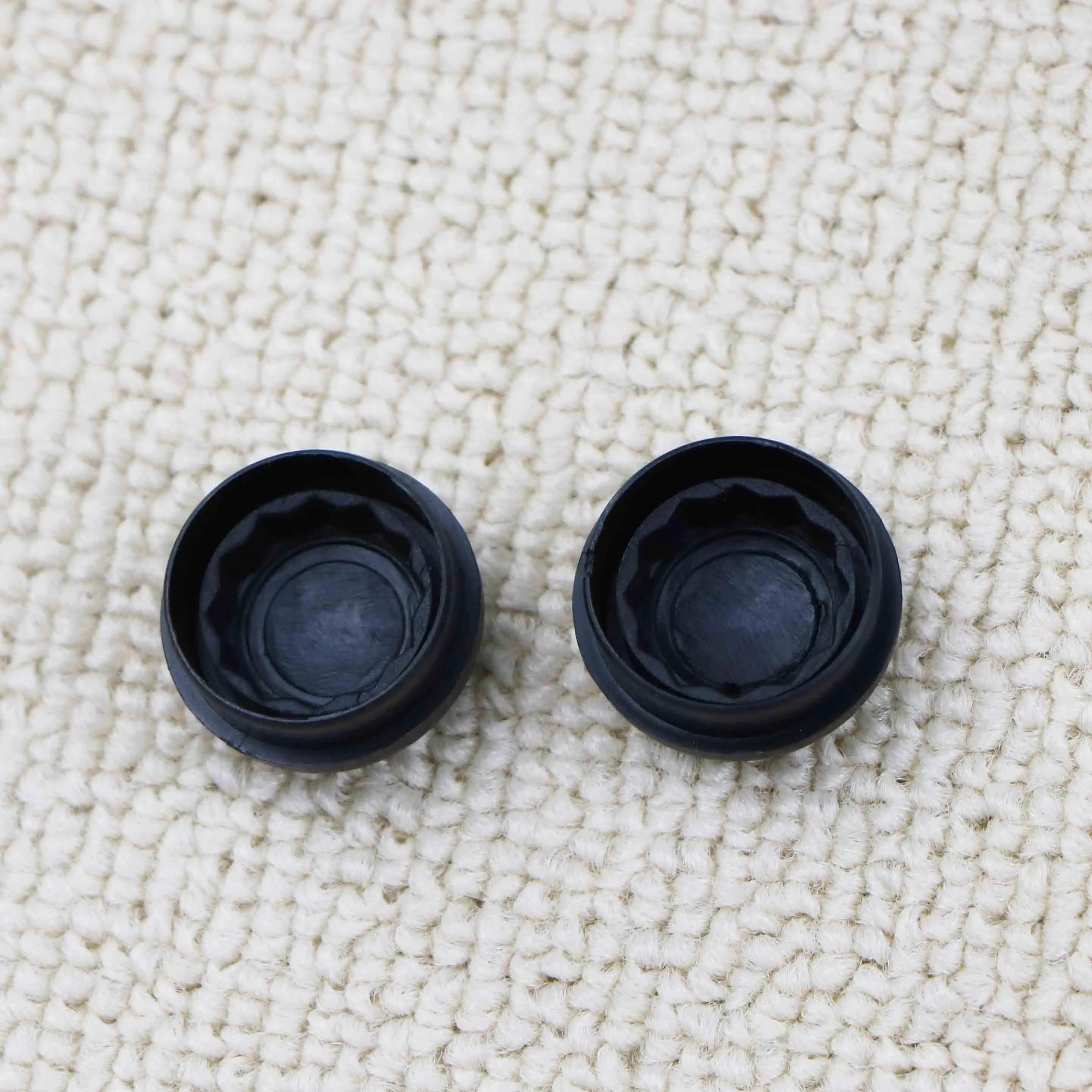 2pcs 1J0955205A Front Wiper Arm Nut Cap Bolt Rocker Cover For VW Transporter T4 T5 T6 For Audi A1 A2 A3 A5 A6 A7 A8 TT R8 RS3