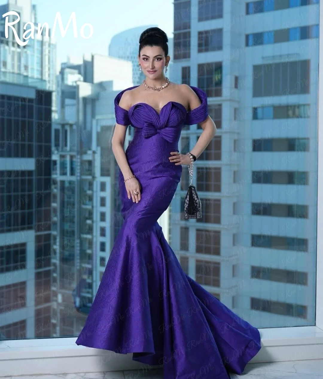 فستان سهرة Ranmo 2025 أنيق أرجواني بدون أكتاف مع فيونكة مخصصة بدون أكمام مع فيونكة دبي حورية البحر مناسبة للحفلات الراقصة