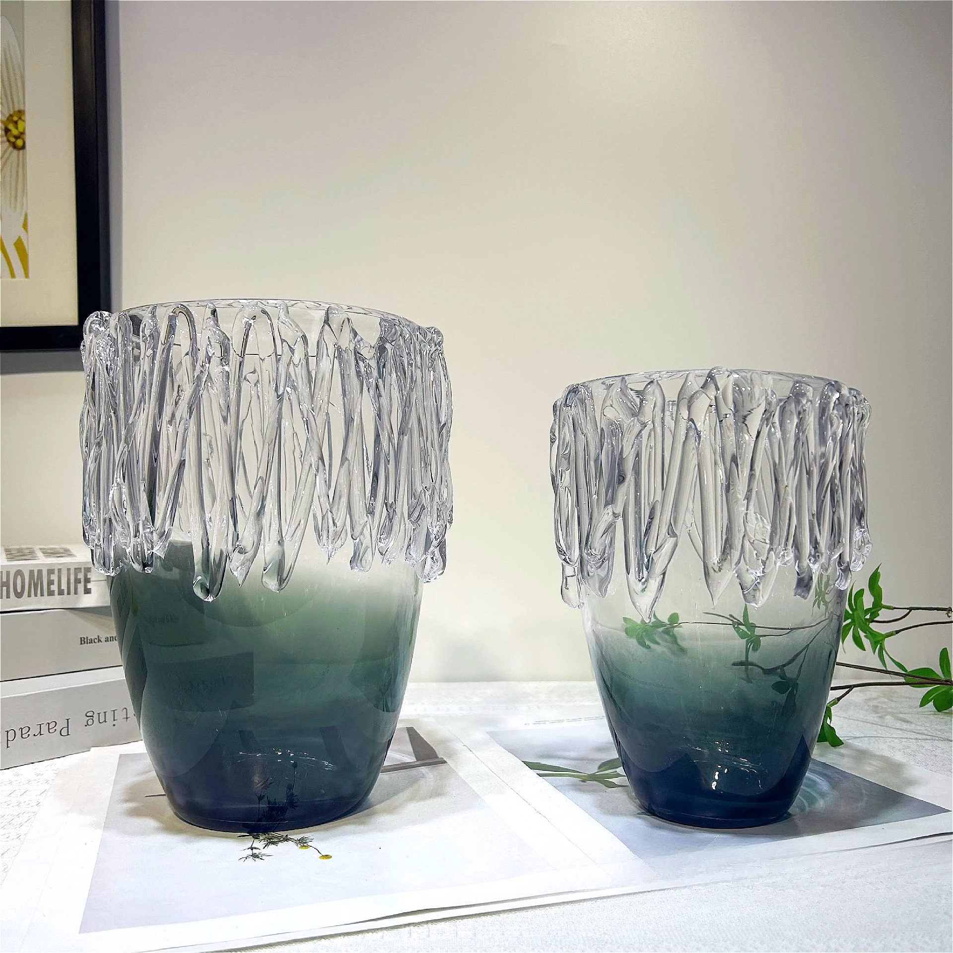 nouveau-vase-en-soie-bleu-simple-fait-main-ideal-pour-la-decoration-interieure-les-salles-d'hotel-et-les-salles-d'exposition-equipement-floral-haut-de-gamme