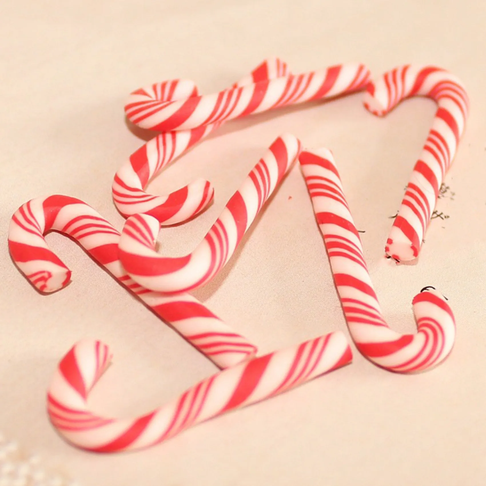 Cerâmica macia Christmas Candy Cane, vermelho, acessórios de jóias, decoração para casa, ano novo, 10pcs