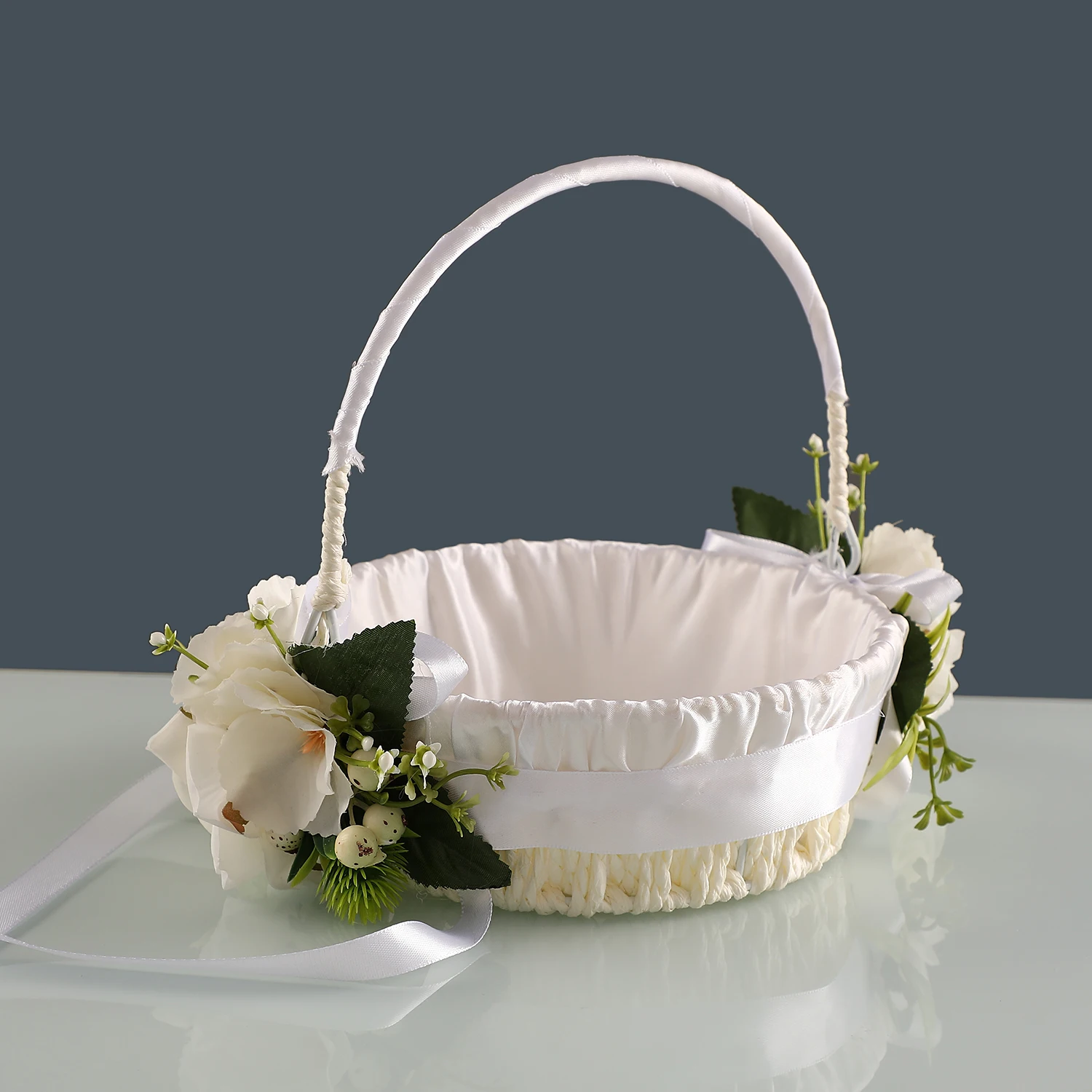 Elegant Country-Style Wedding Flower Girl Basket, Decorated with Green Leaves and Bows, Suitable for Ceremonies and Photography